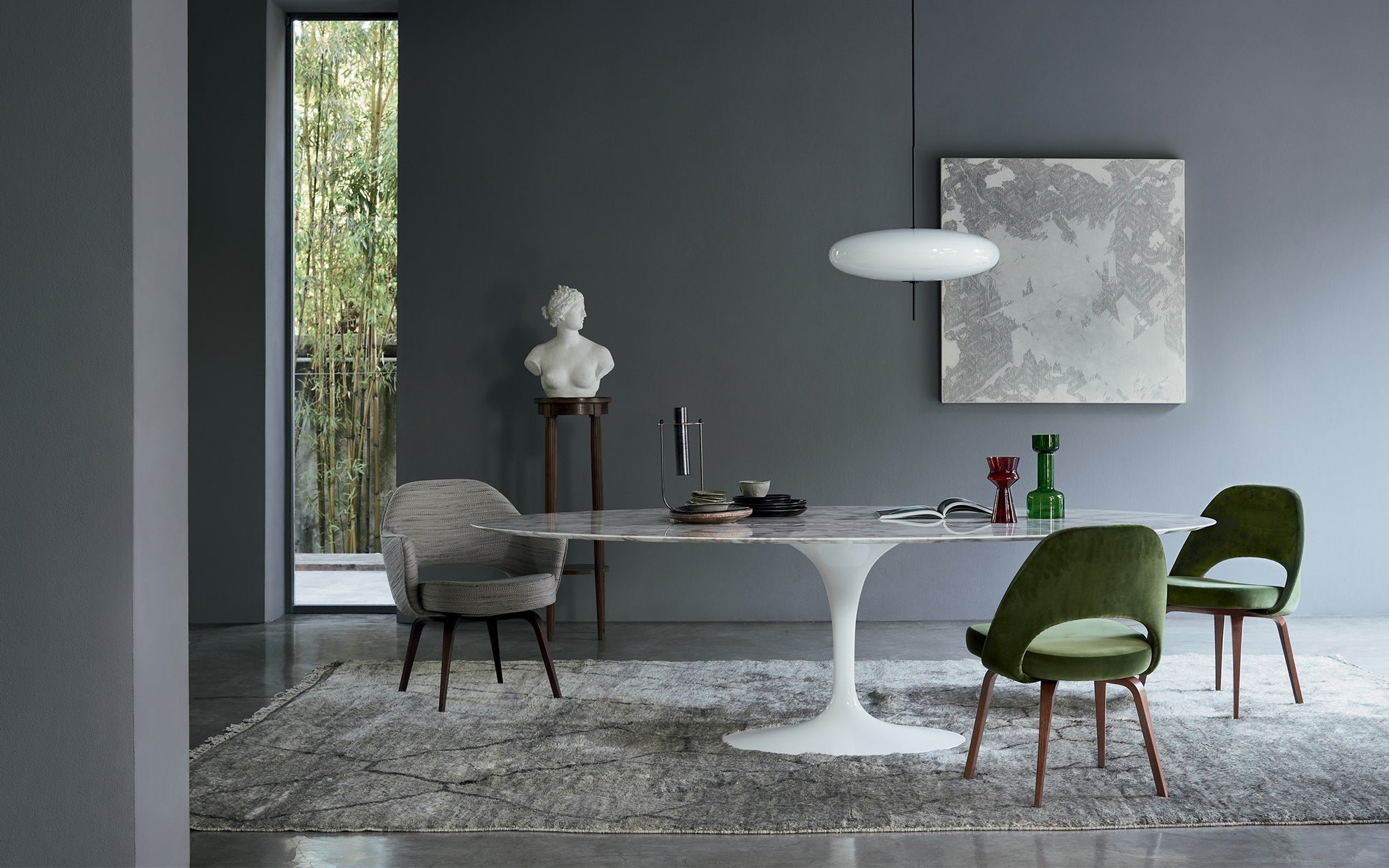 Eero saarinen dining deals table